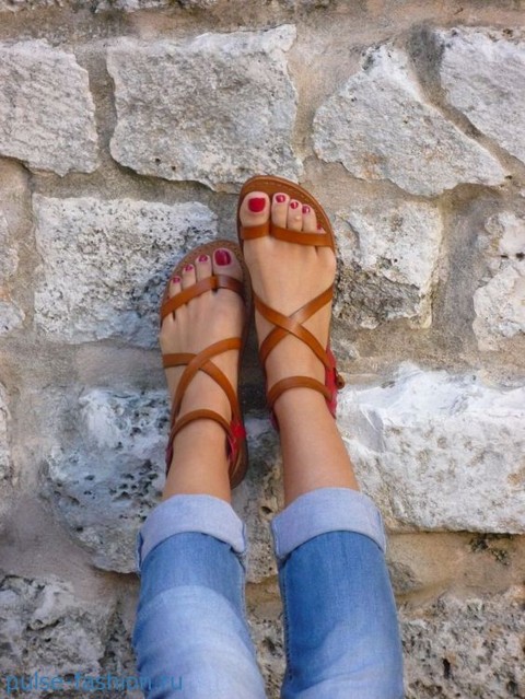 модная обувь лето ^ сандалии